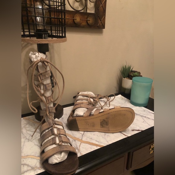 Flat Gladiator sandals; size 7.5 wide ; lace up front with back zipper - Picture 3 of 6